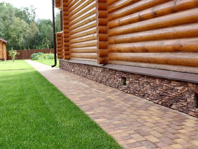 Common mistakes when building a blind area around the house